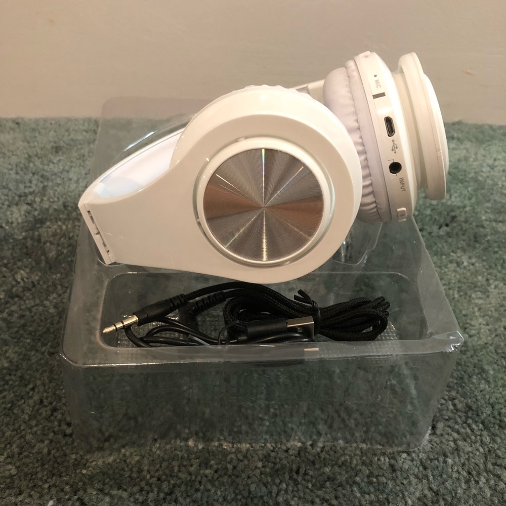 Bluetooth Headset - Picture 3 of 6